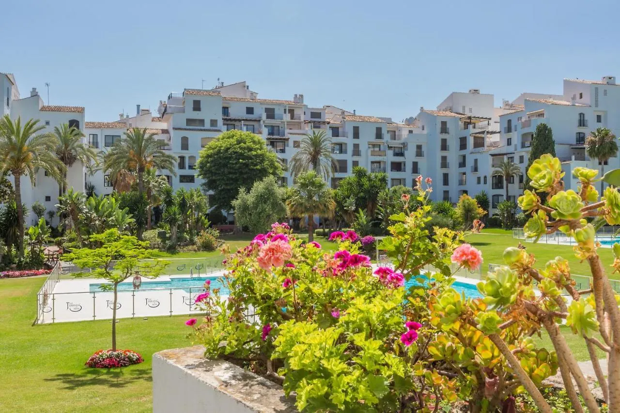 2 Bedroom With Pool In The Heart Of Puerto Banus Marbella Apartment
