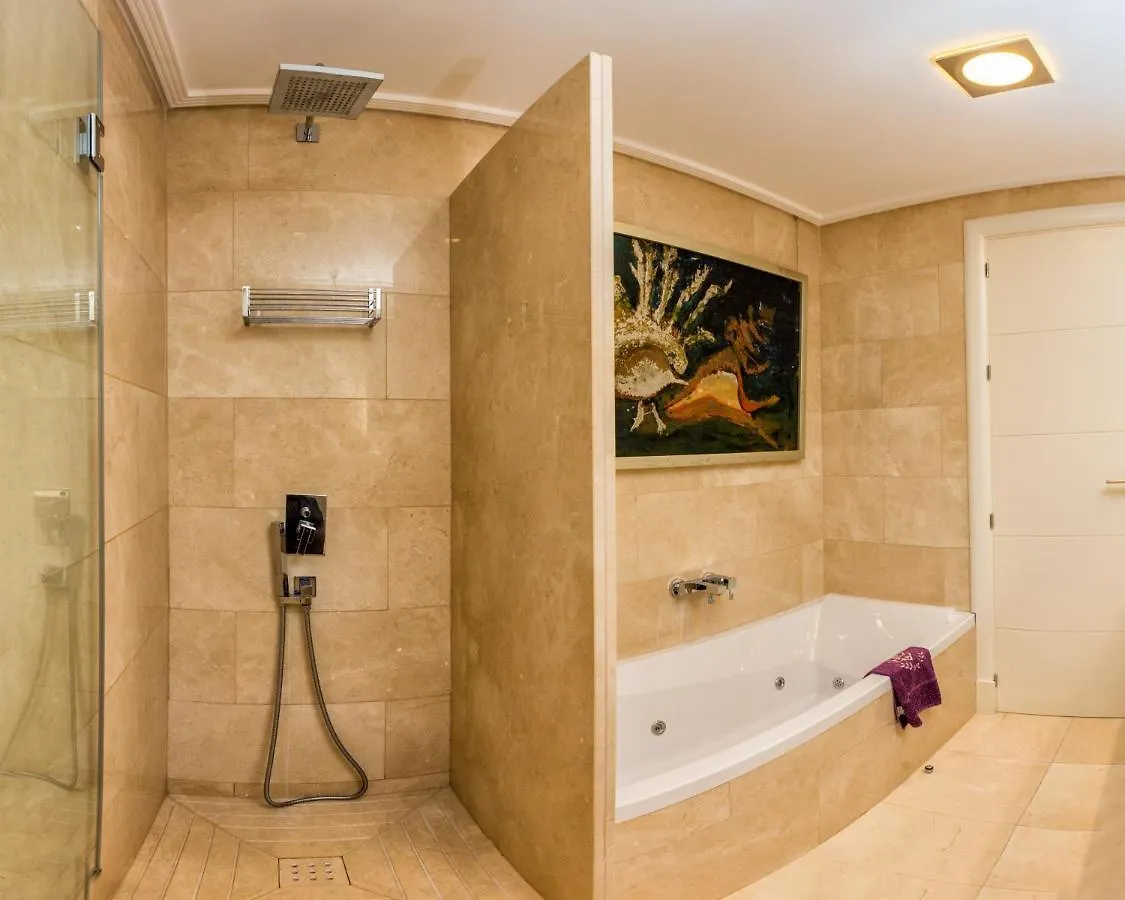2 Bedroom With Pool In The Heart Of Puerto Banus Marbella
