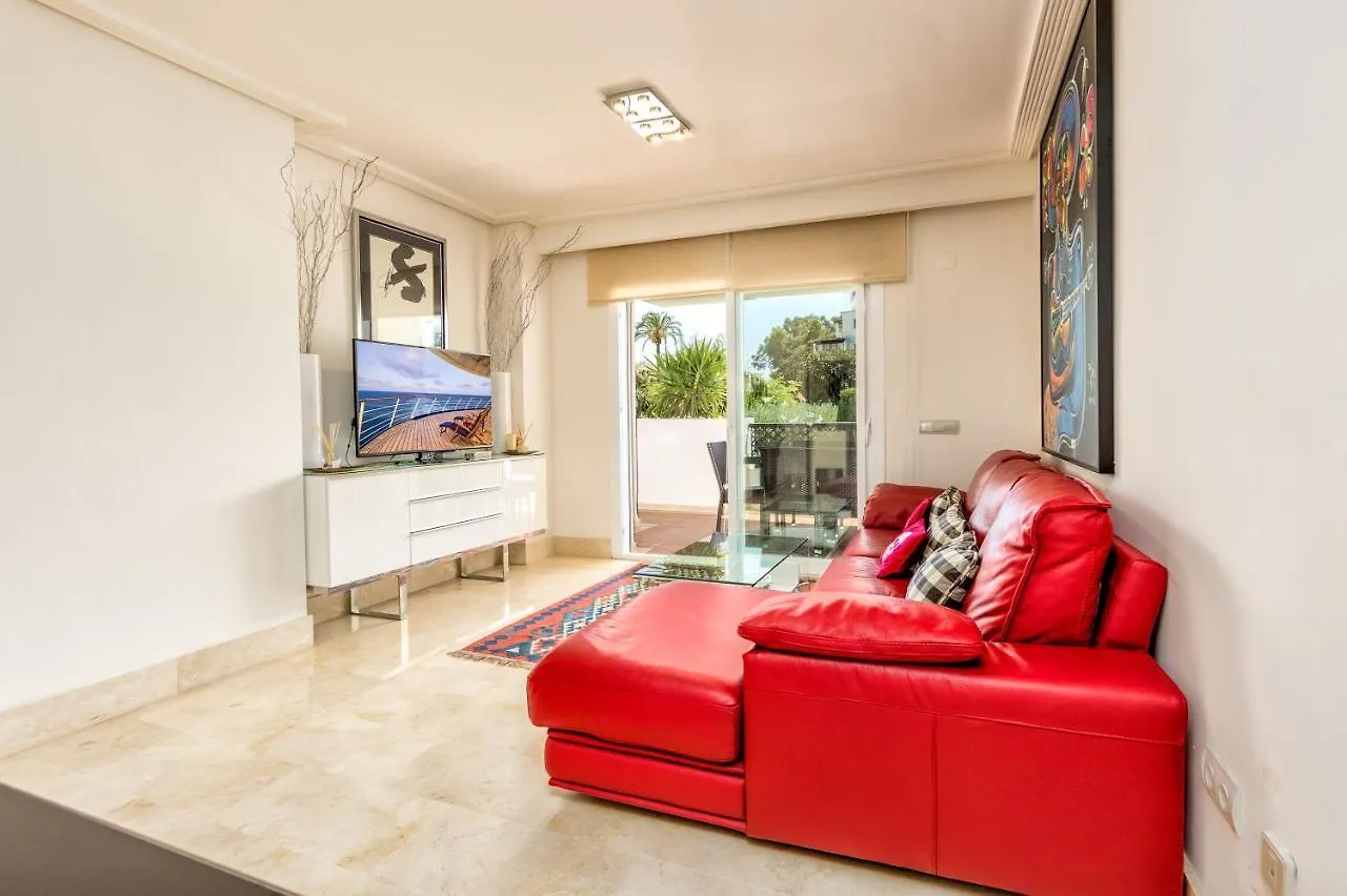 Apartment 2 Bedroom With Pool In The Heart Of Puerto Banus Marbella